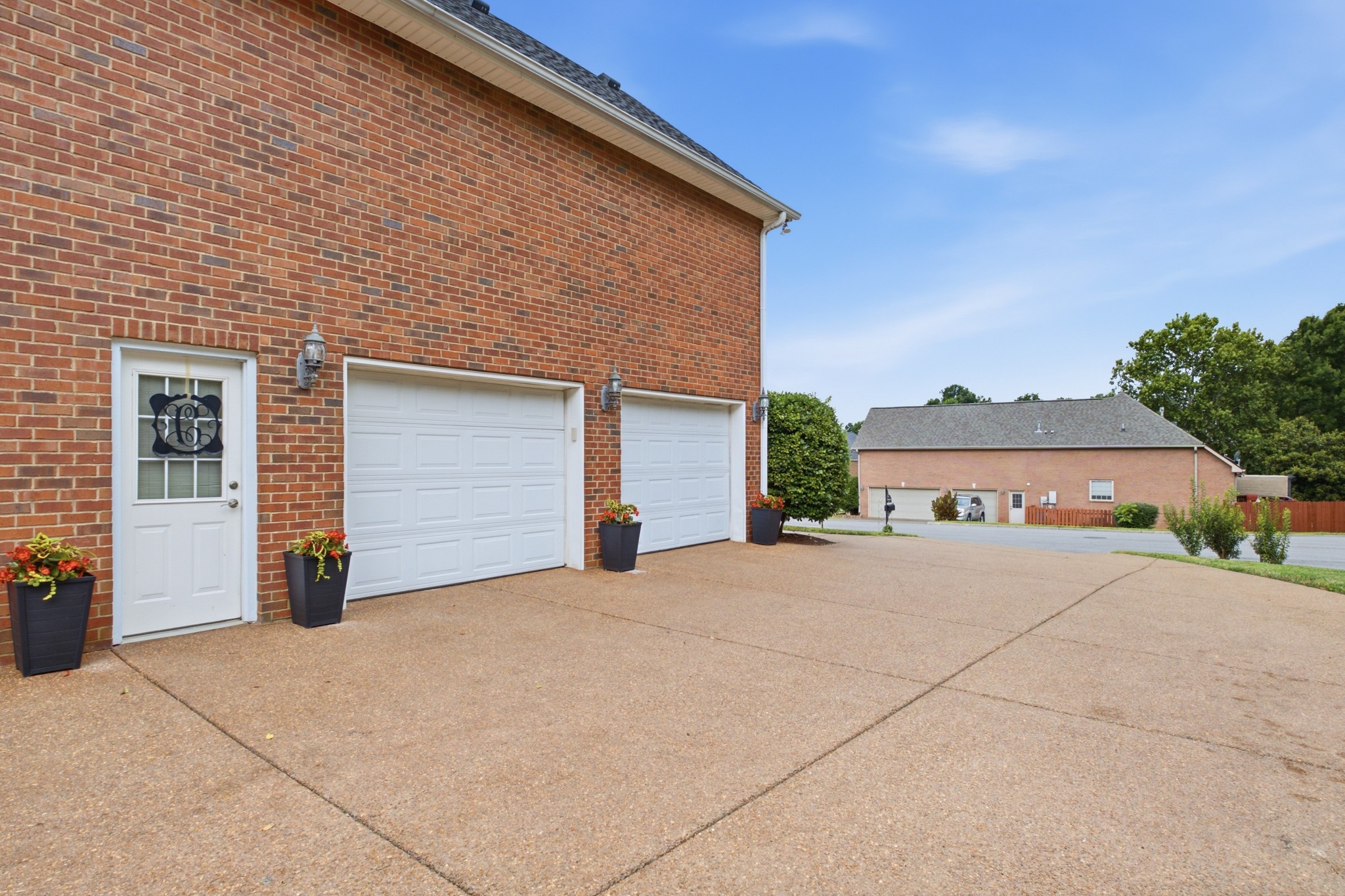 125 N Maple Ridge Ln