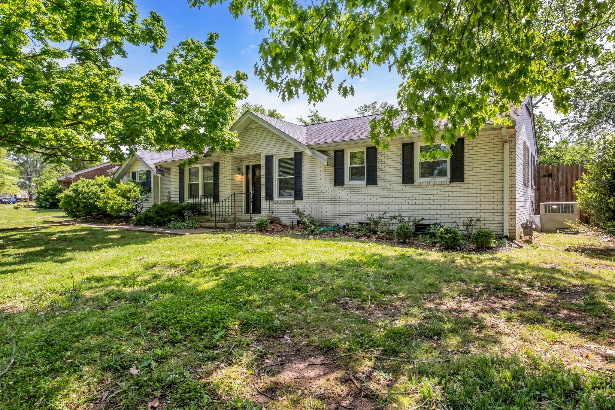 138 Carriage Dr