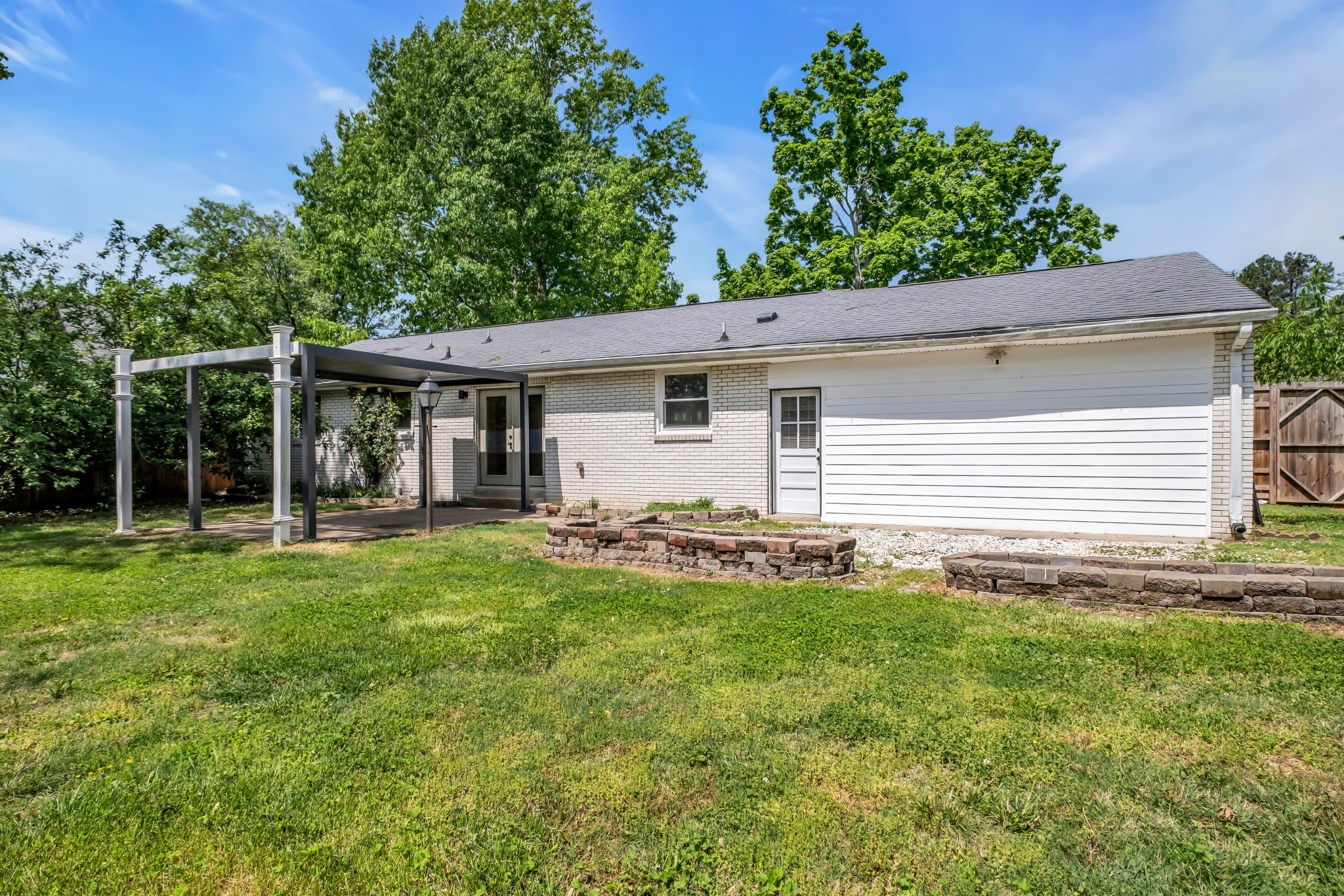 138 Carriage Dr