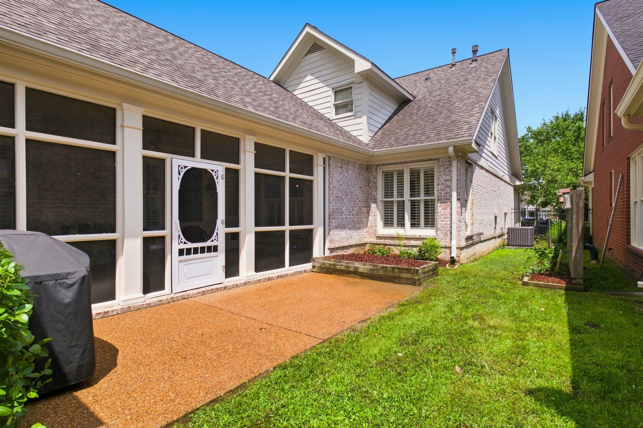 1325 Barkleigh Ln