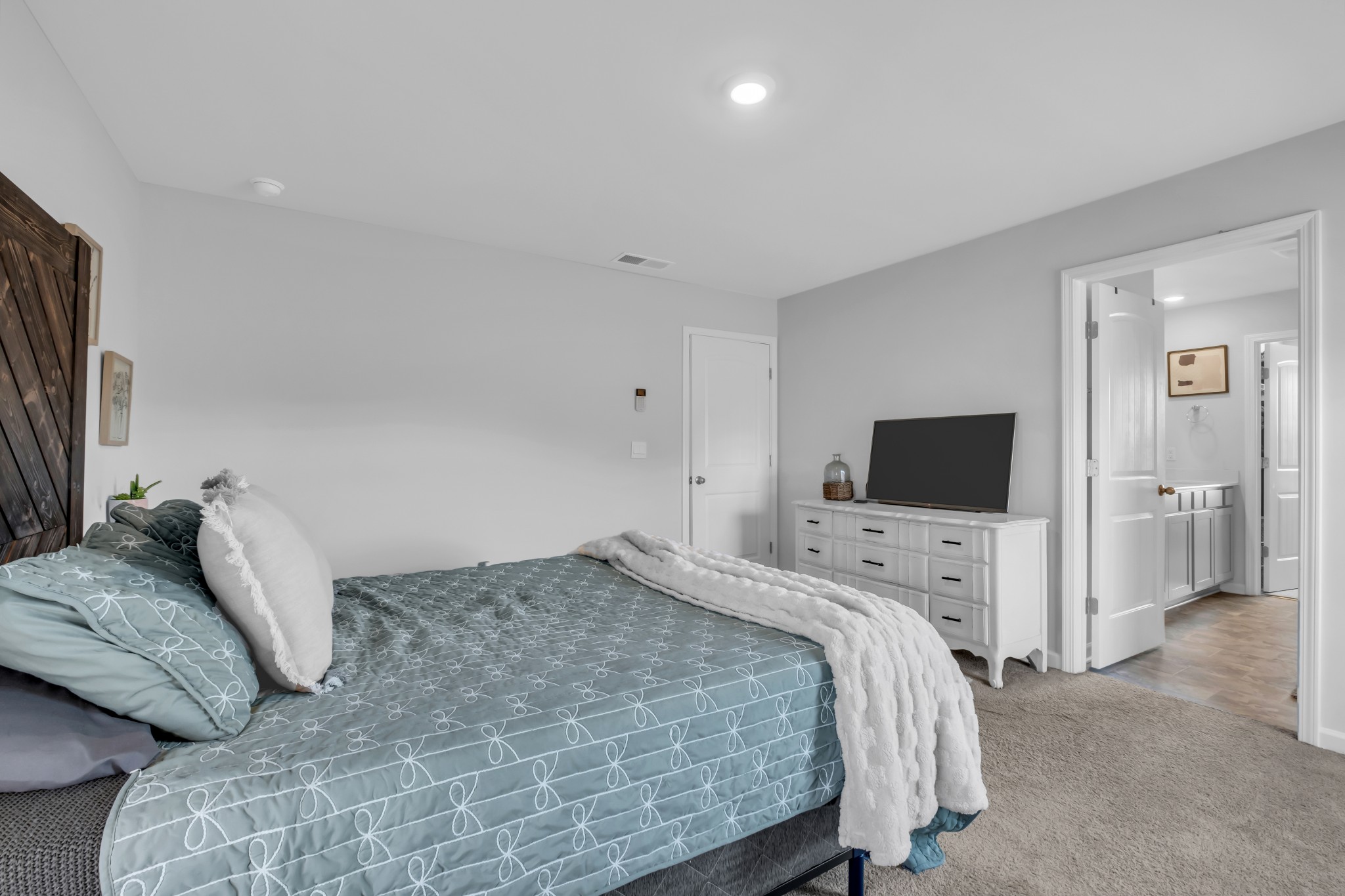 1064 Linn Cove Ct