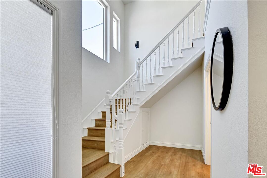 9230 W LAKEVIEW TER