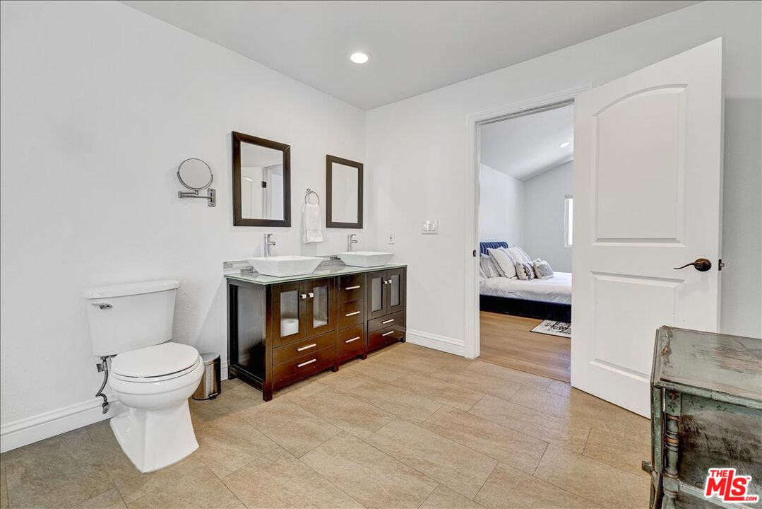 9230 W LAKEVIEW TER