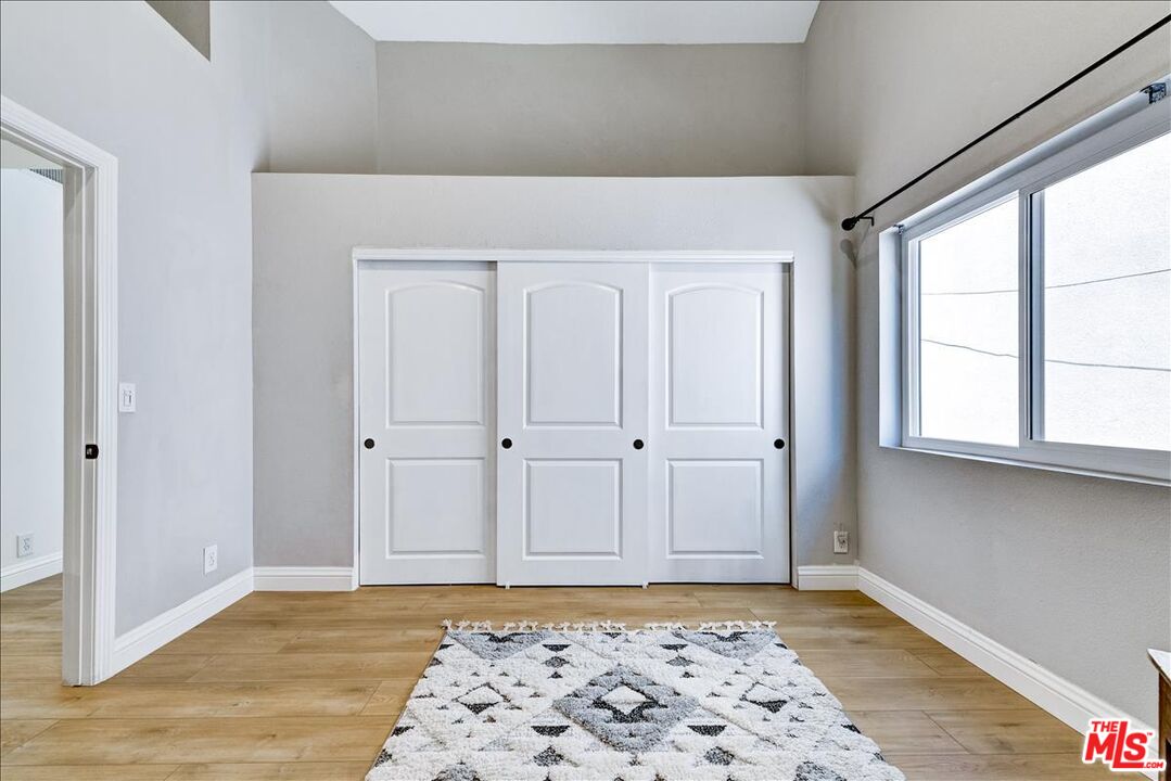 9230 W LAKEVIEW TER