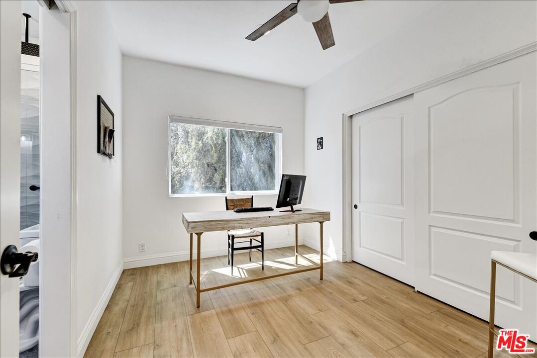 9230 W LAKEVIEW TER