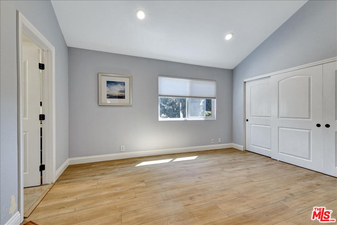9230 W LAKEVIEW TER