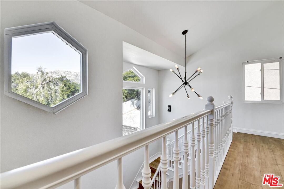 9230 W LAKEVIEW TER