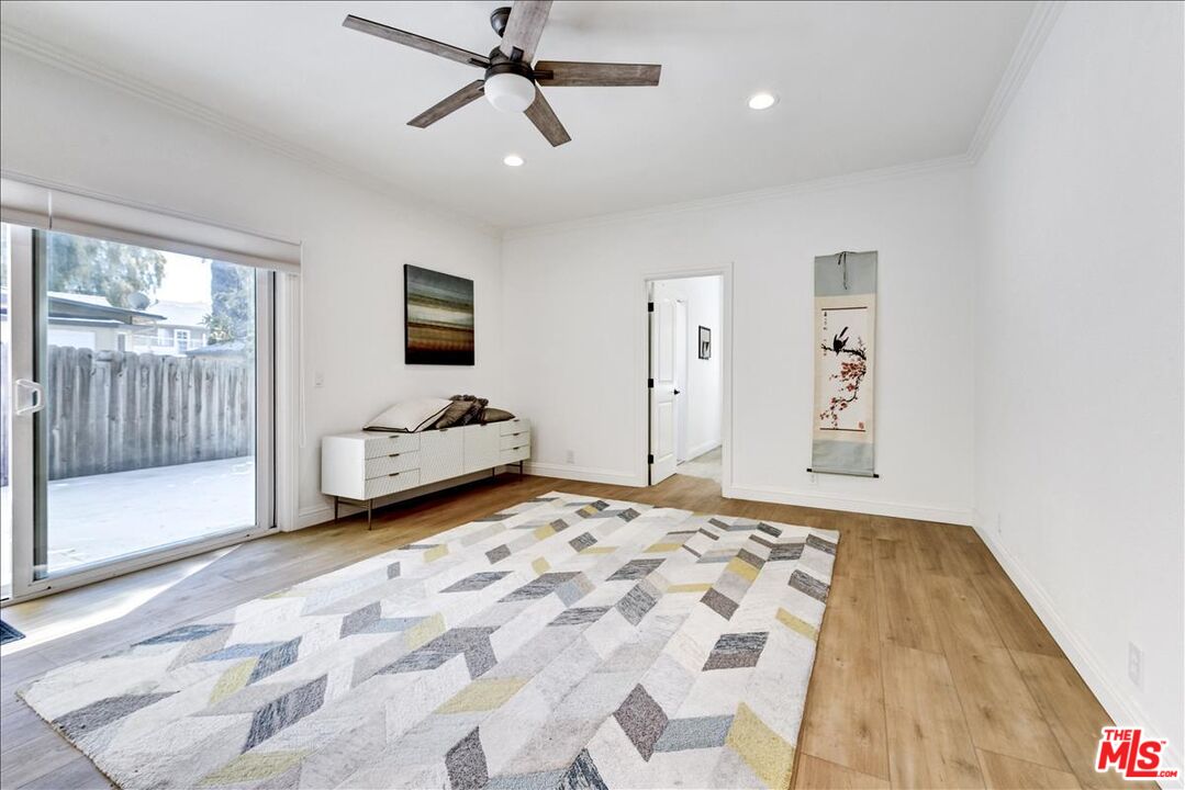 9230 W LAKEVIEW TER