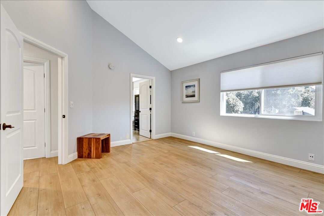 9230 W LAKEVIEW TER