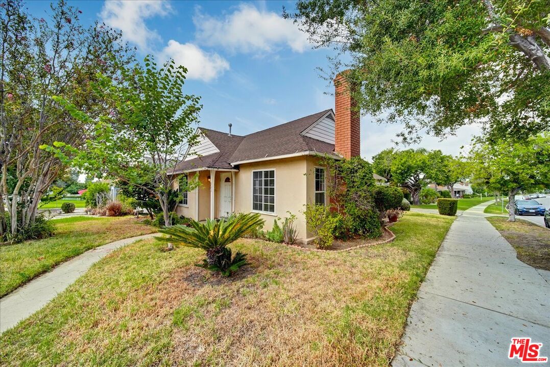 825 N Verdugo Rd