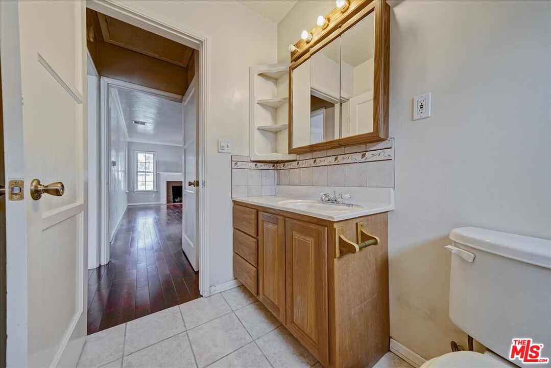 825 N Verdugo Rd