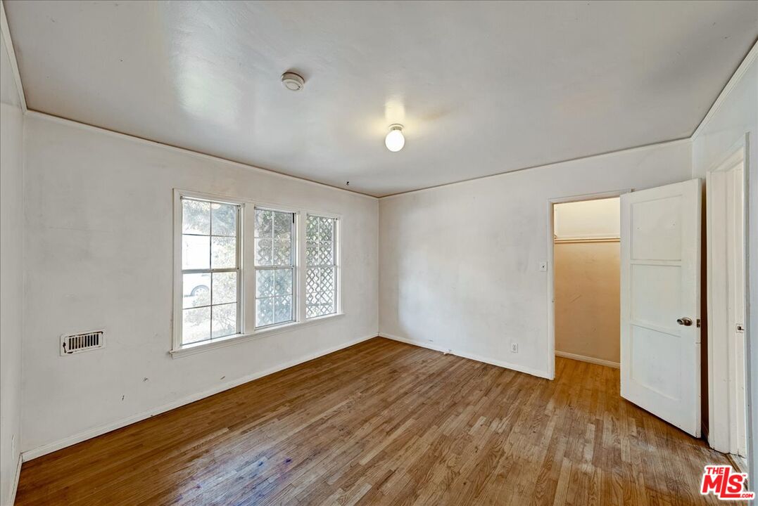 825 N Verdugo Rd