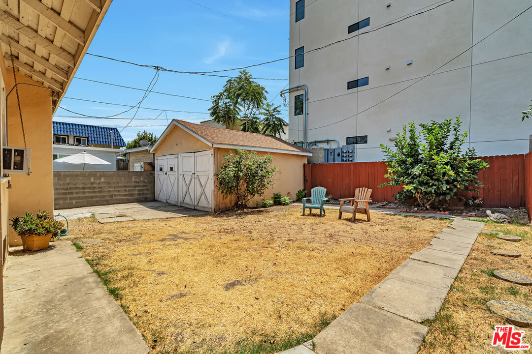 4272 Rosewood Ave
