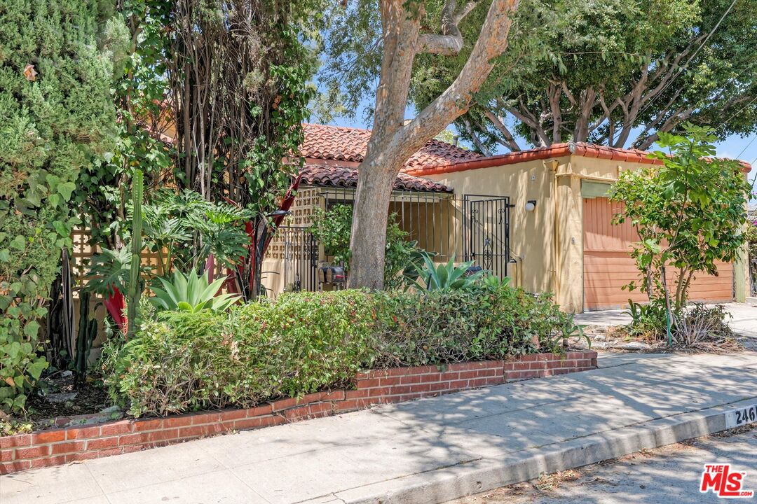 2461 McCready Ave