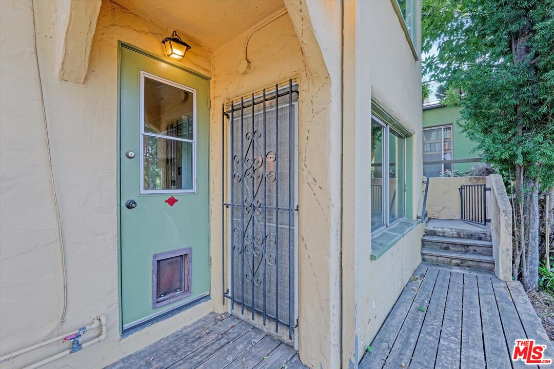 2461 McCready Ave