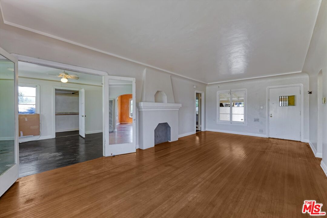 2461 McCready Ave
