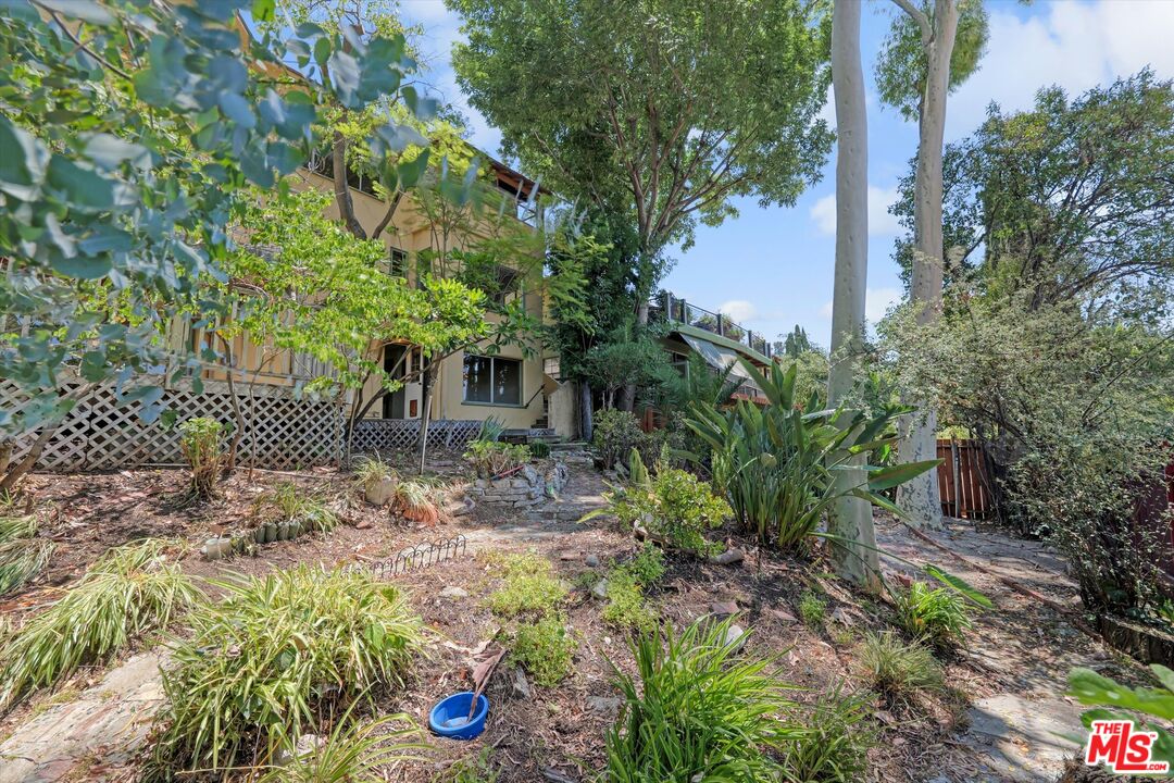 2461 McCready Ave