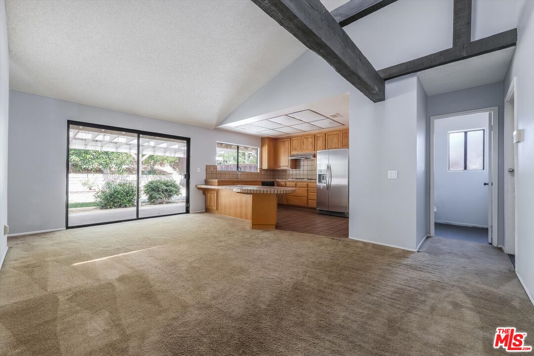 3477 Vicki Ct