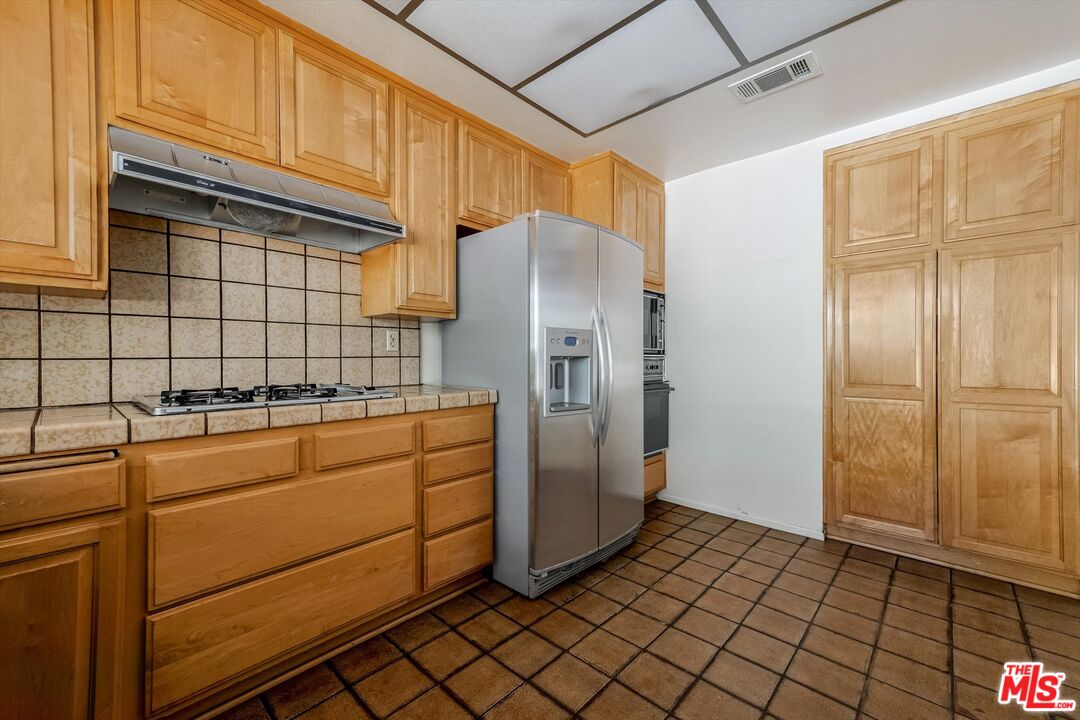 3477 Vicki Ct