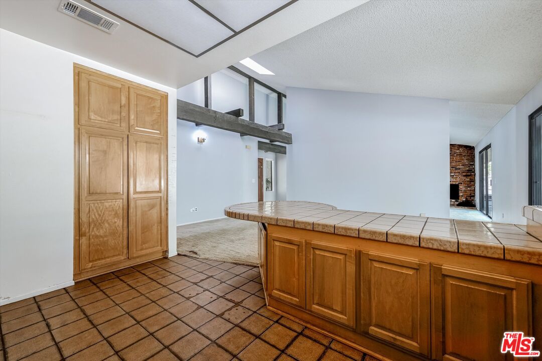 3477 Vicki Ct