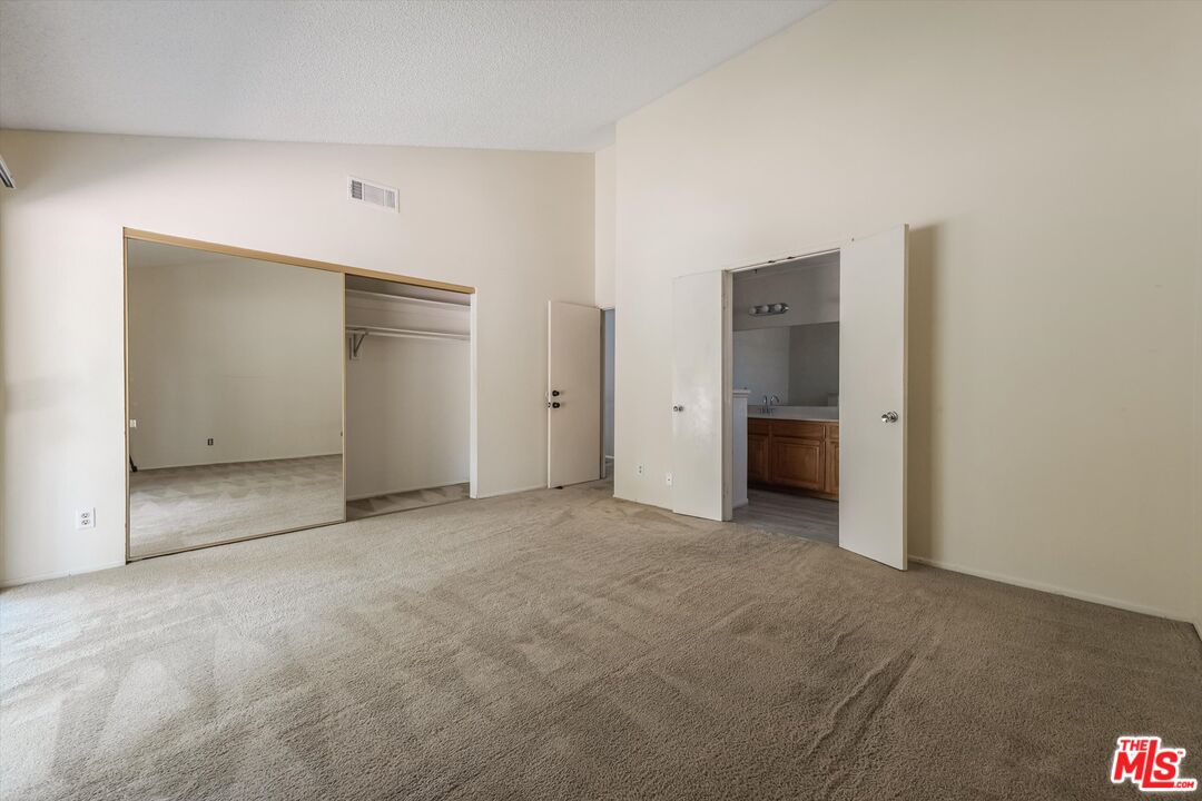 3477 Vicki Ct