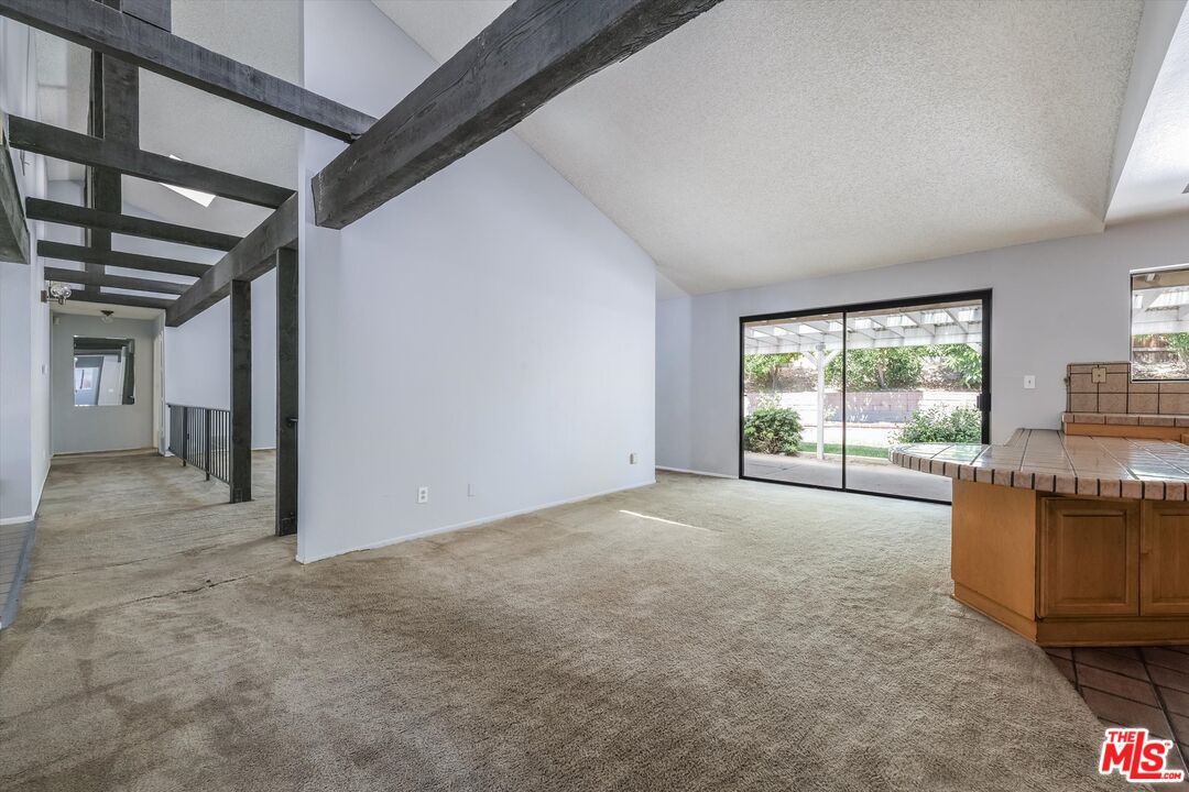 3477 Vicki Ct