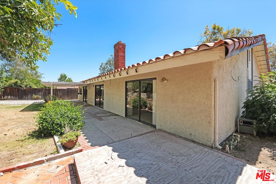 3477 Vicki Ct