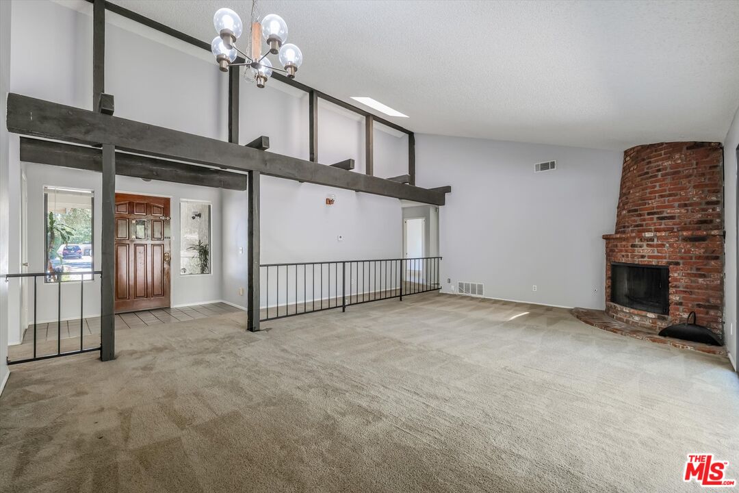 3477 Vicki Ct