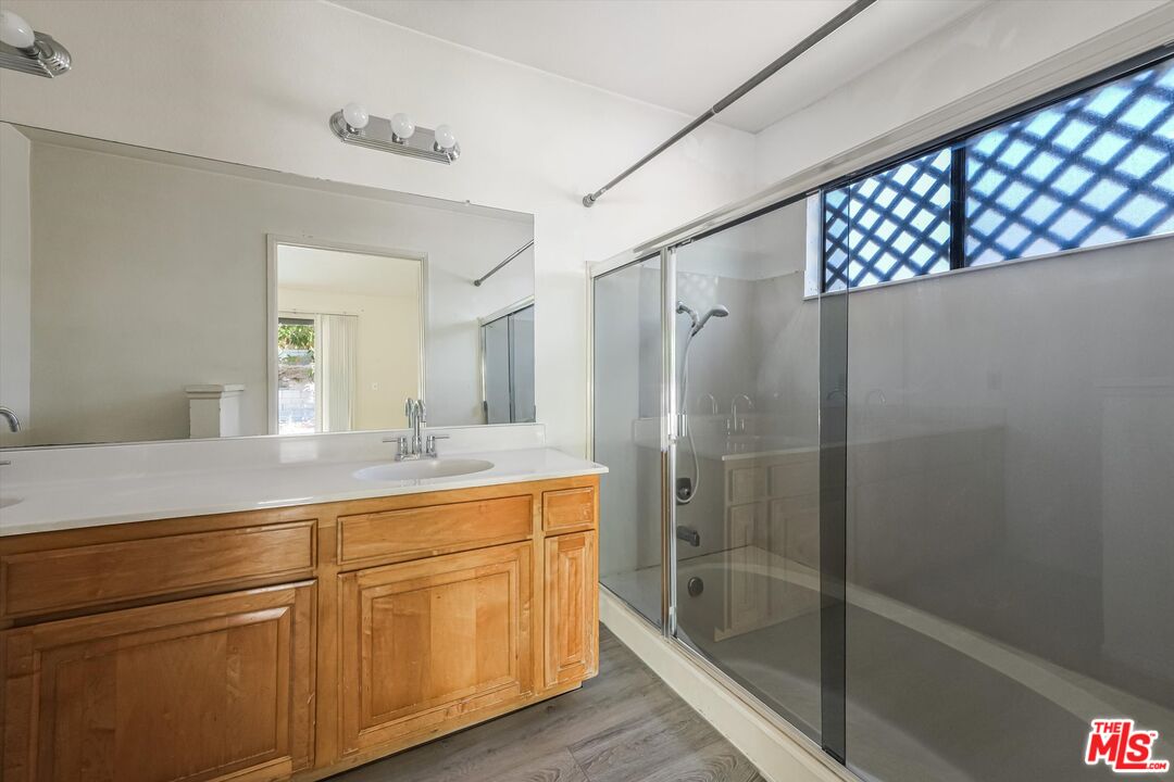 3477 Vicki Ct