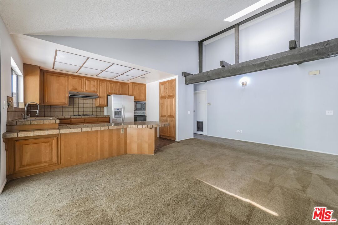 3477 Vicki Ct