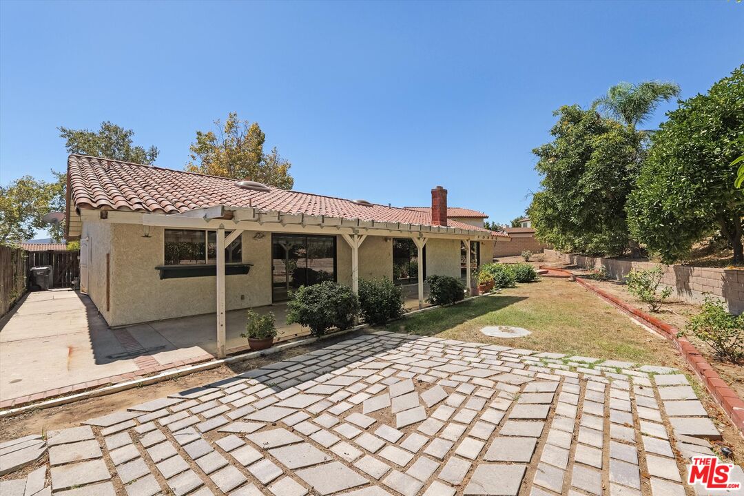 3477 Vicki Ct