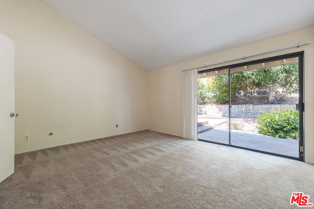 3477 Vicki Ct