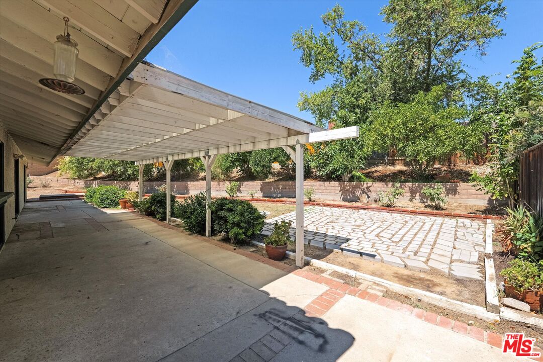 3477 Vicki Ct