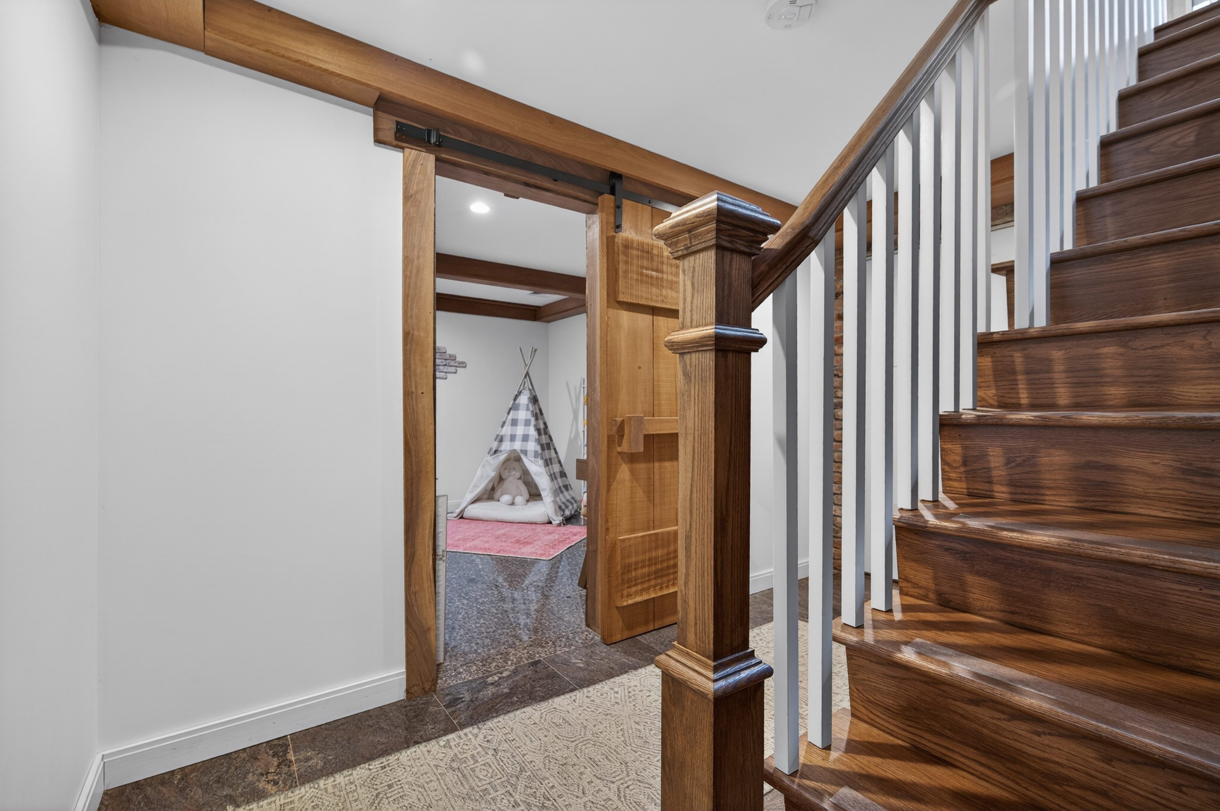 16 Warwick Place