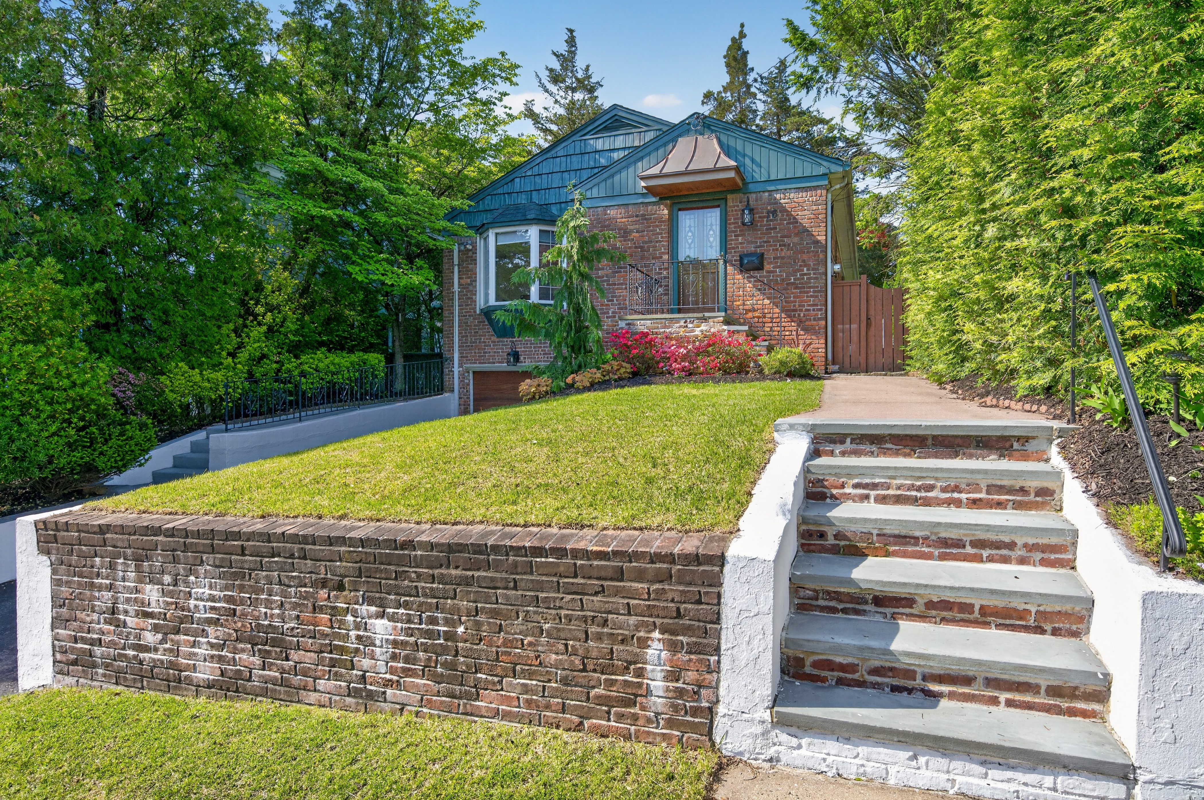 16 Warwick Place
