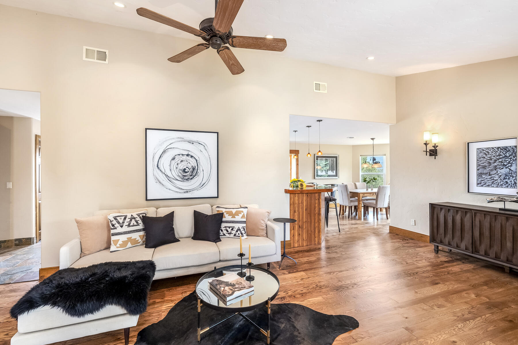 686 Mesa Dr. 
