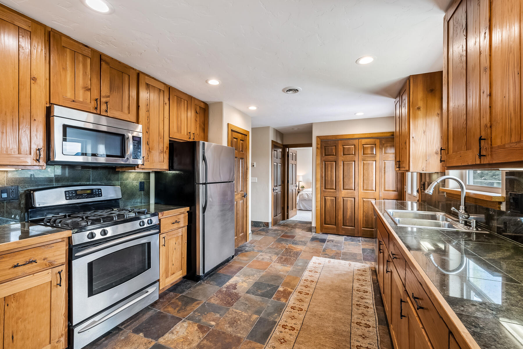686 Mesa Dr. 