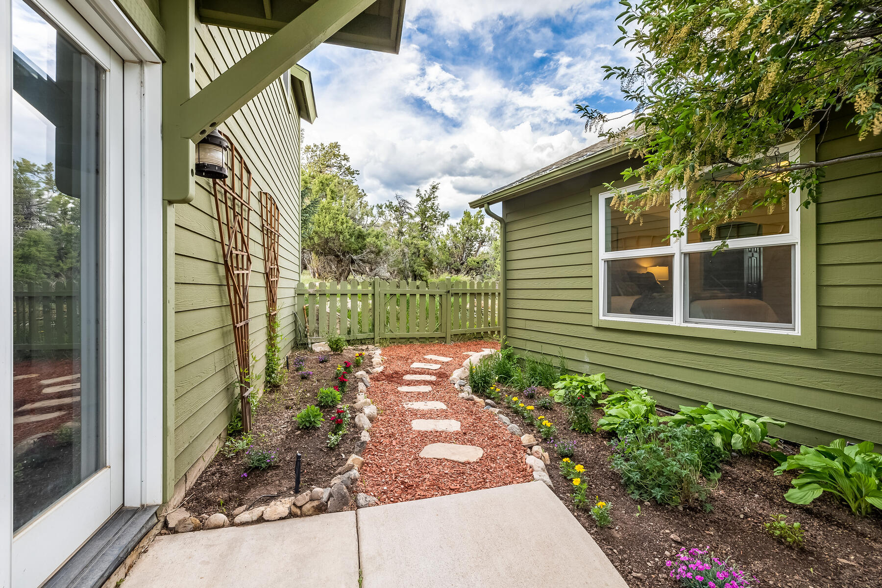 686 Mesa Dr. 