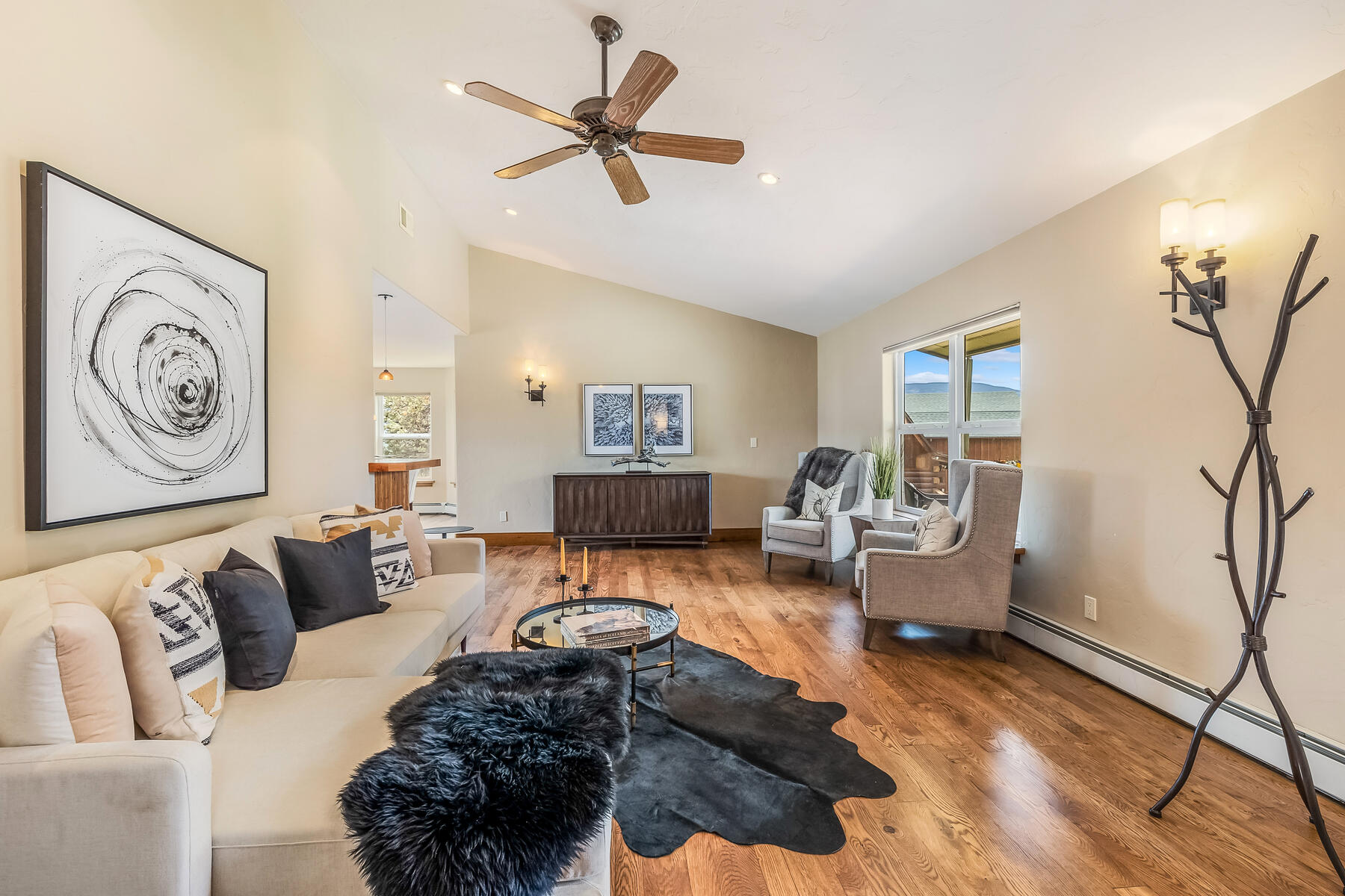 686 Mesa Dr. 