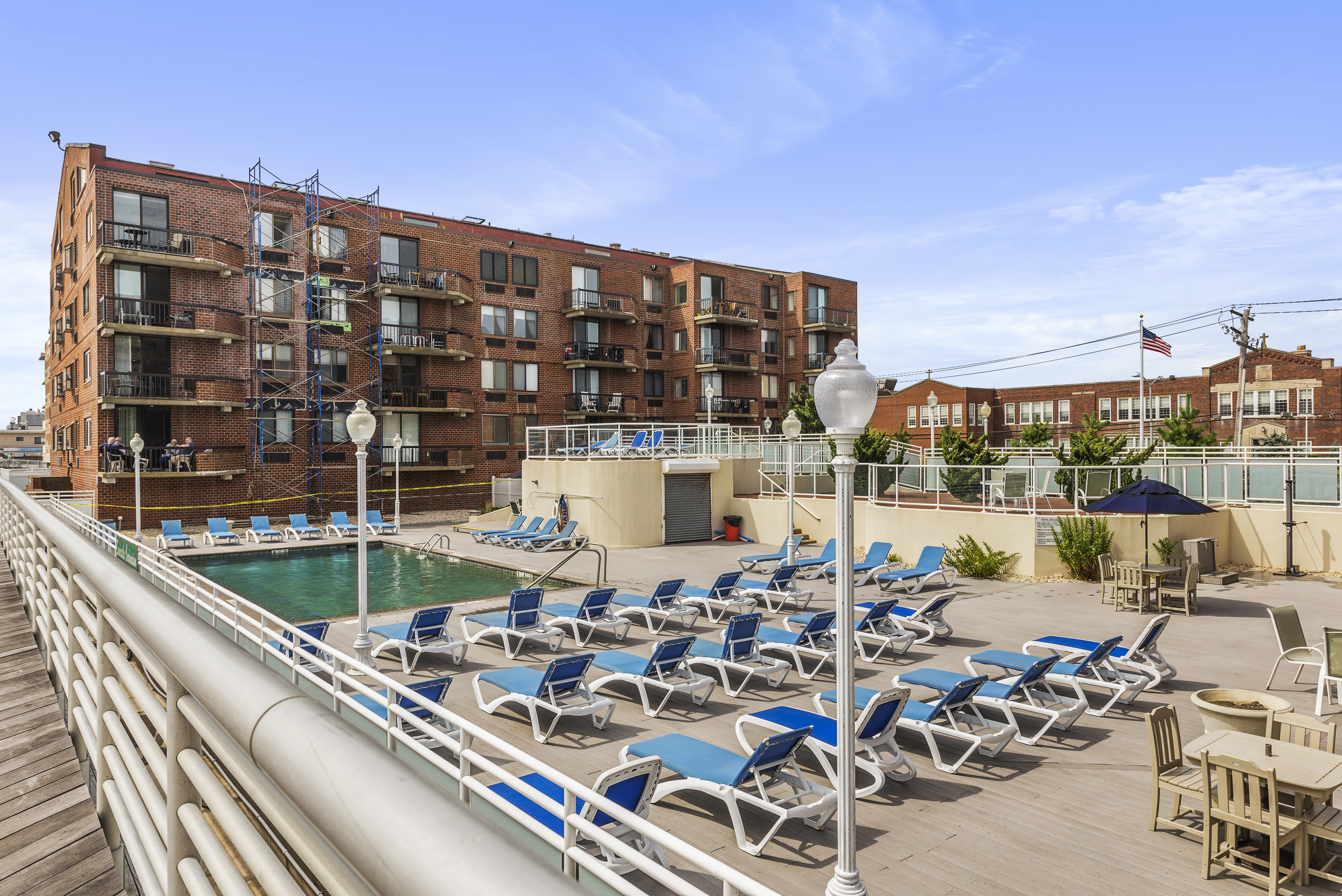 750 W Broadway Unit# 3M