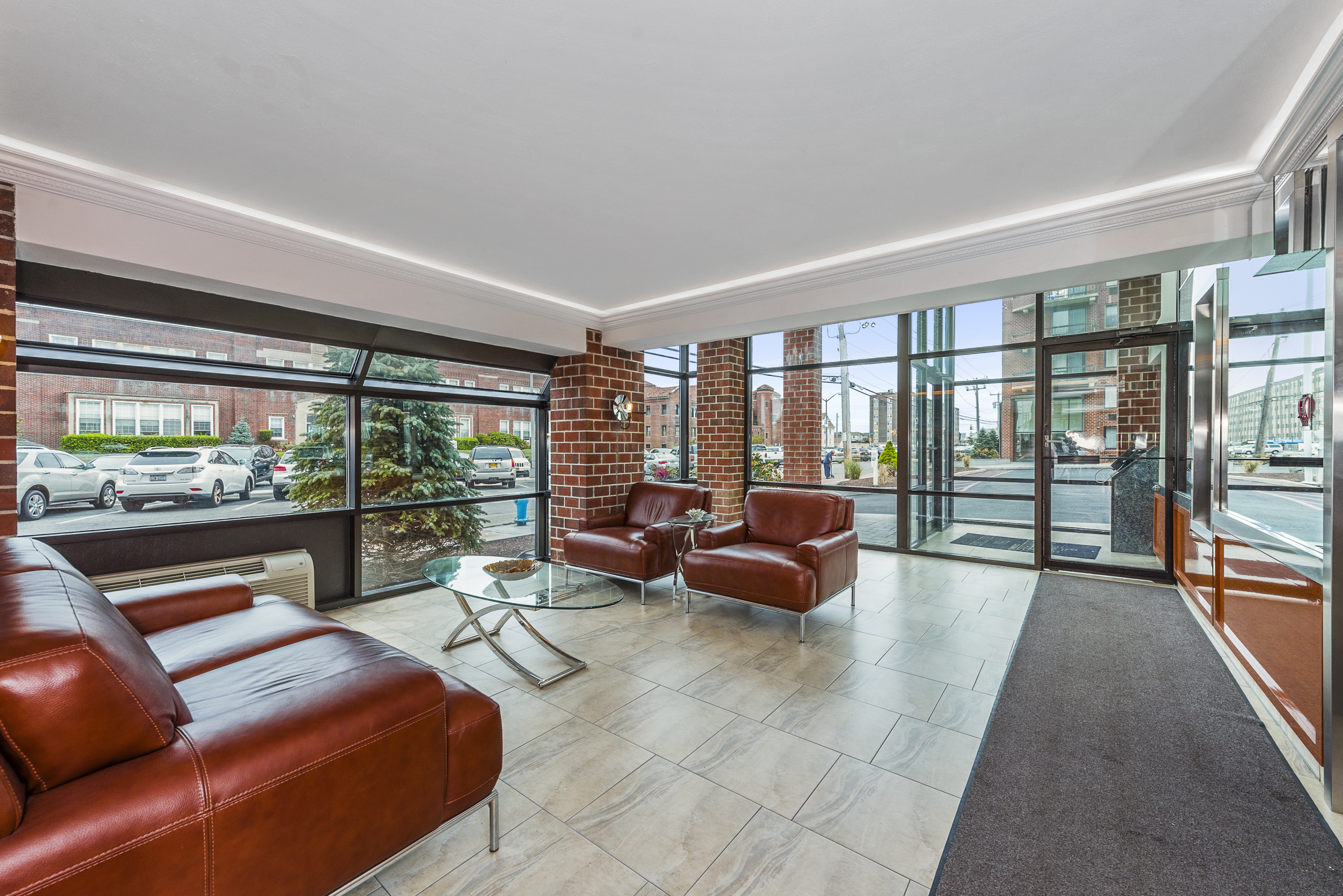 750 W Broadway Unit# 3M