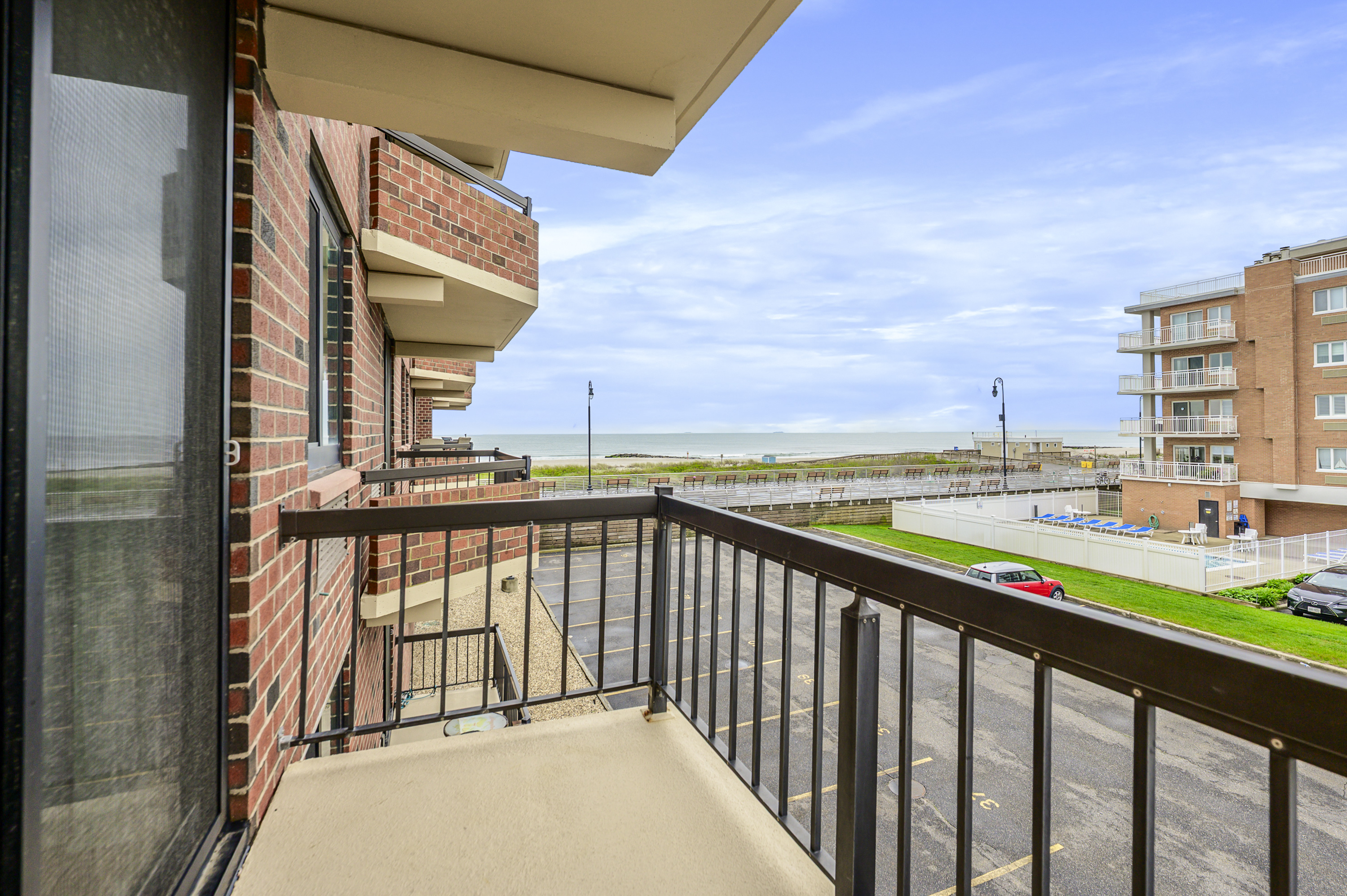 750 W Broadway Unit# 3M