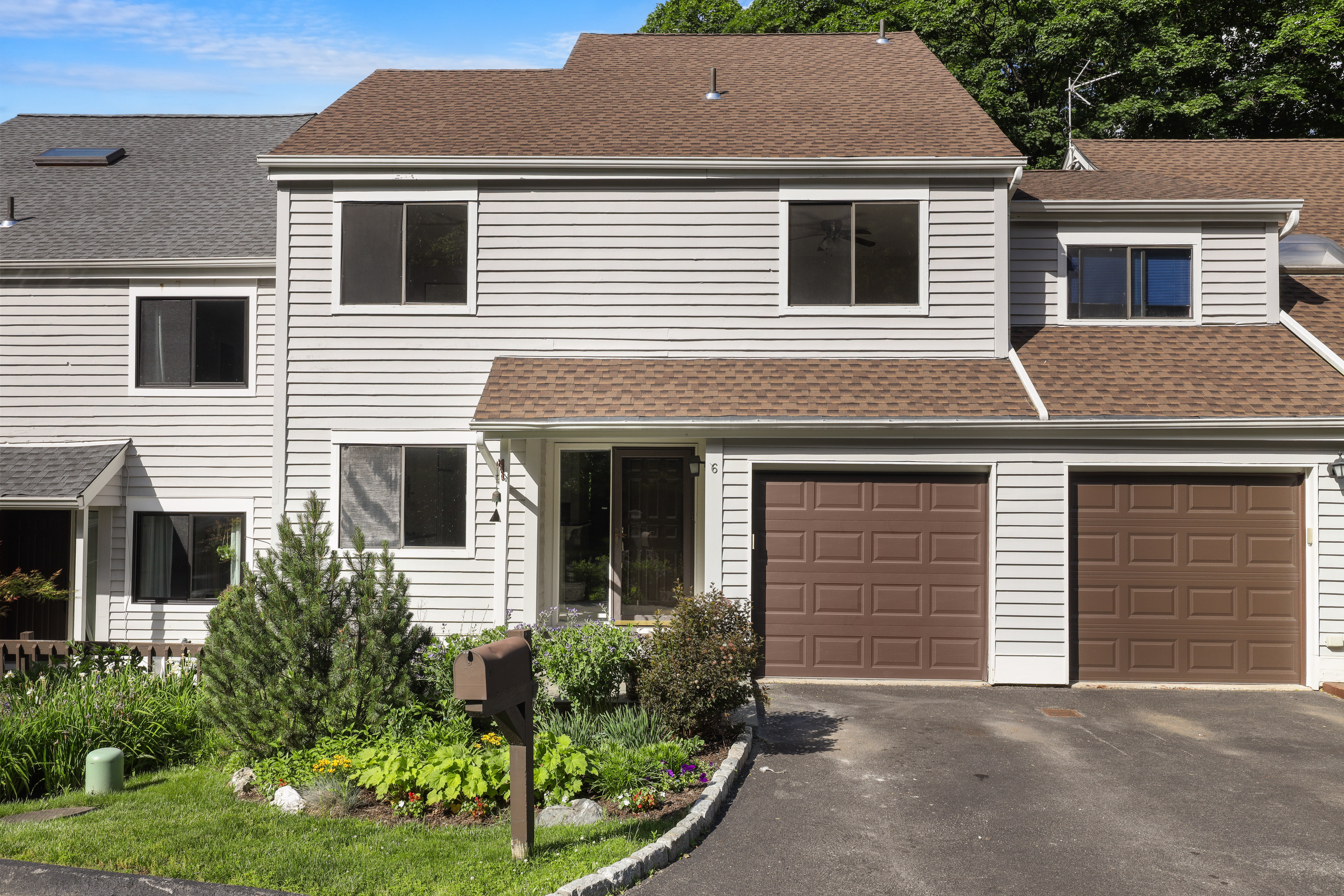 6 Harriman Keep Road 6