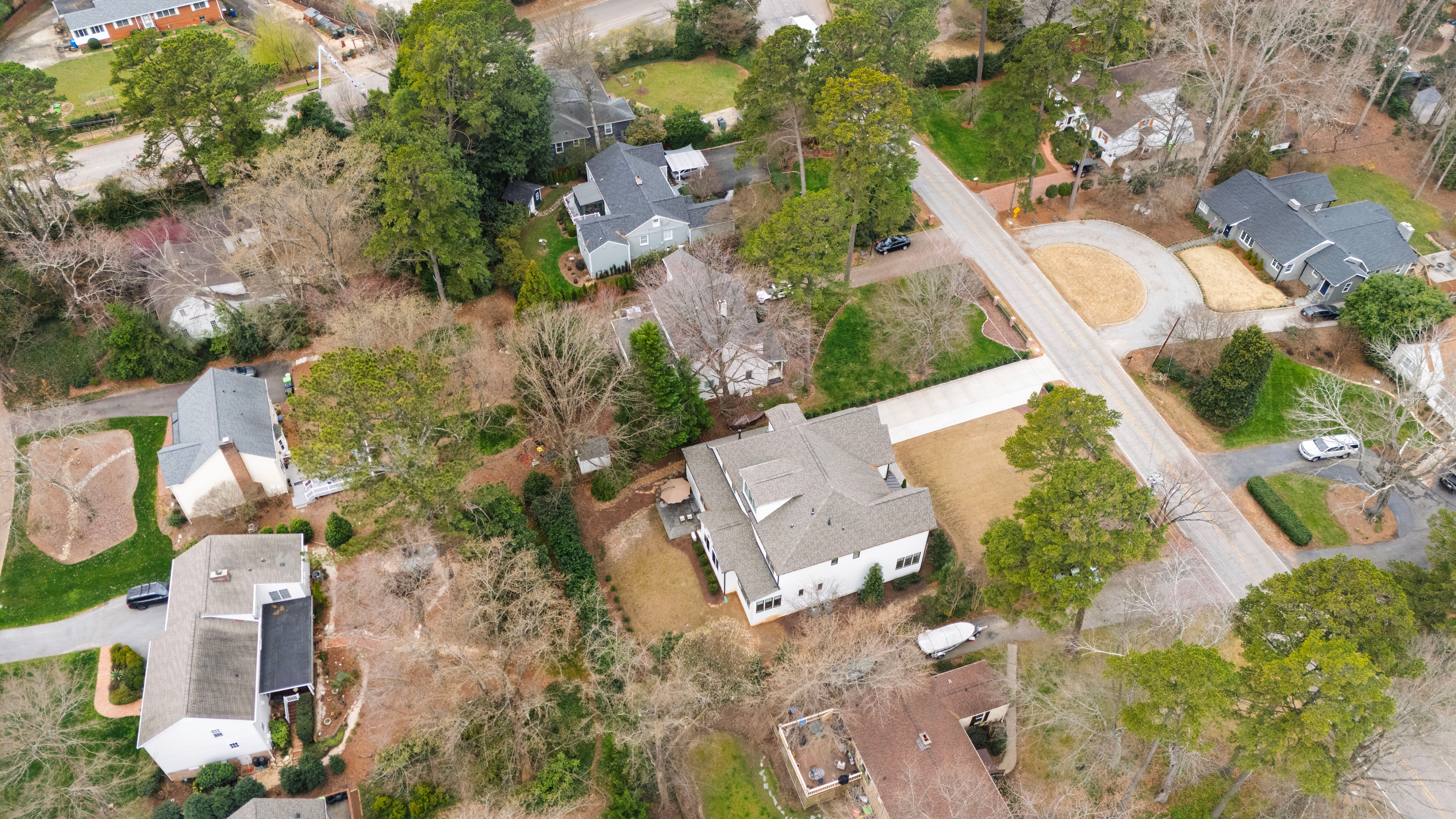 909 Lake Boone Trail 