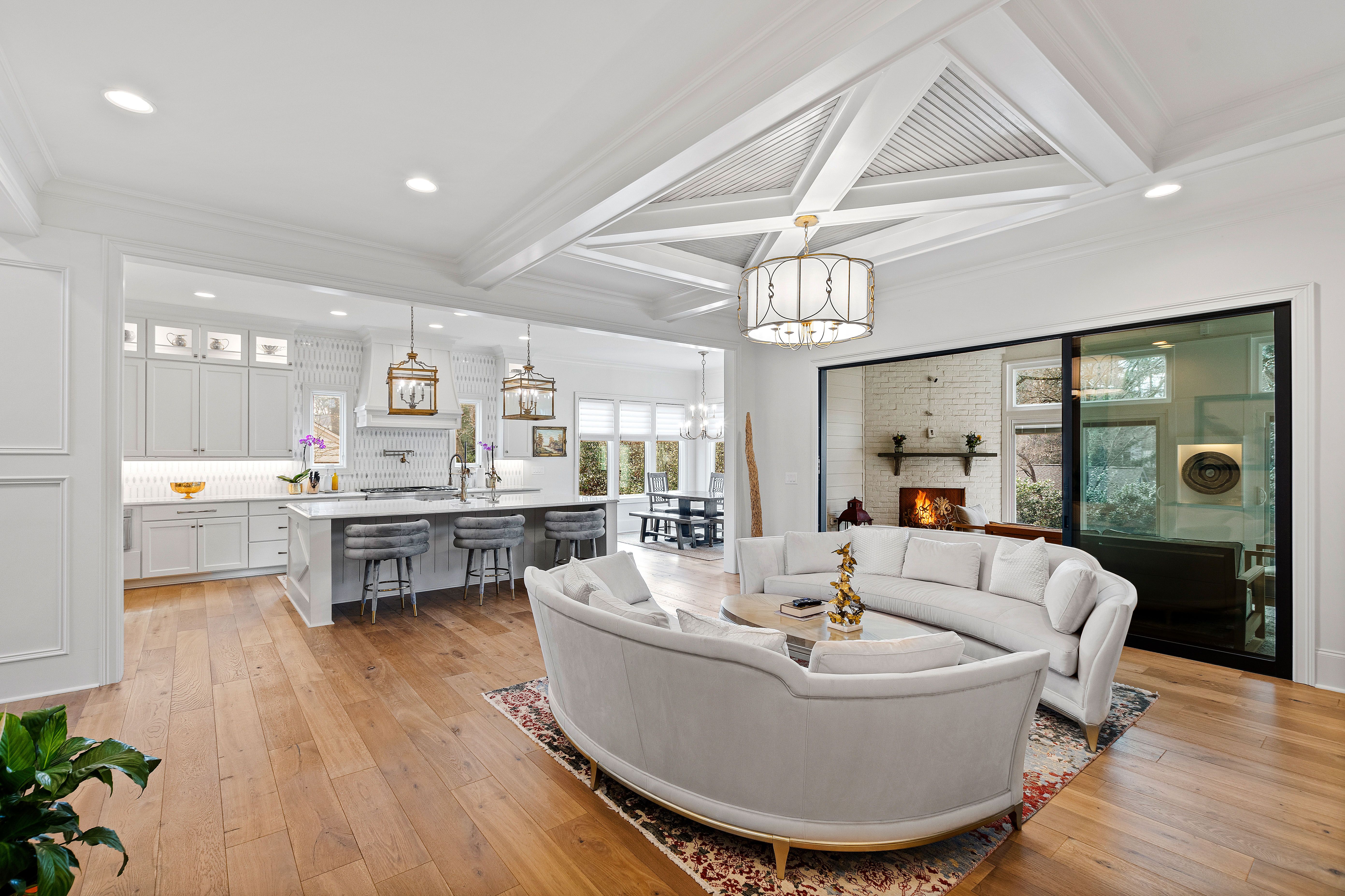 909 Lake Boone Trail 