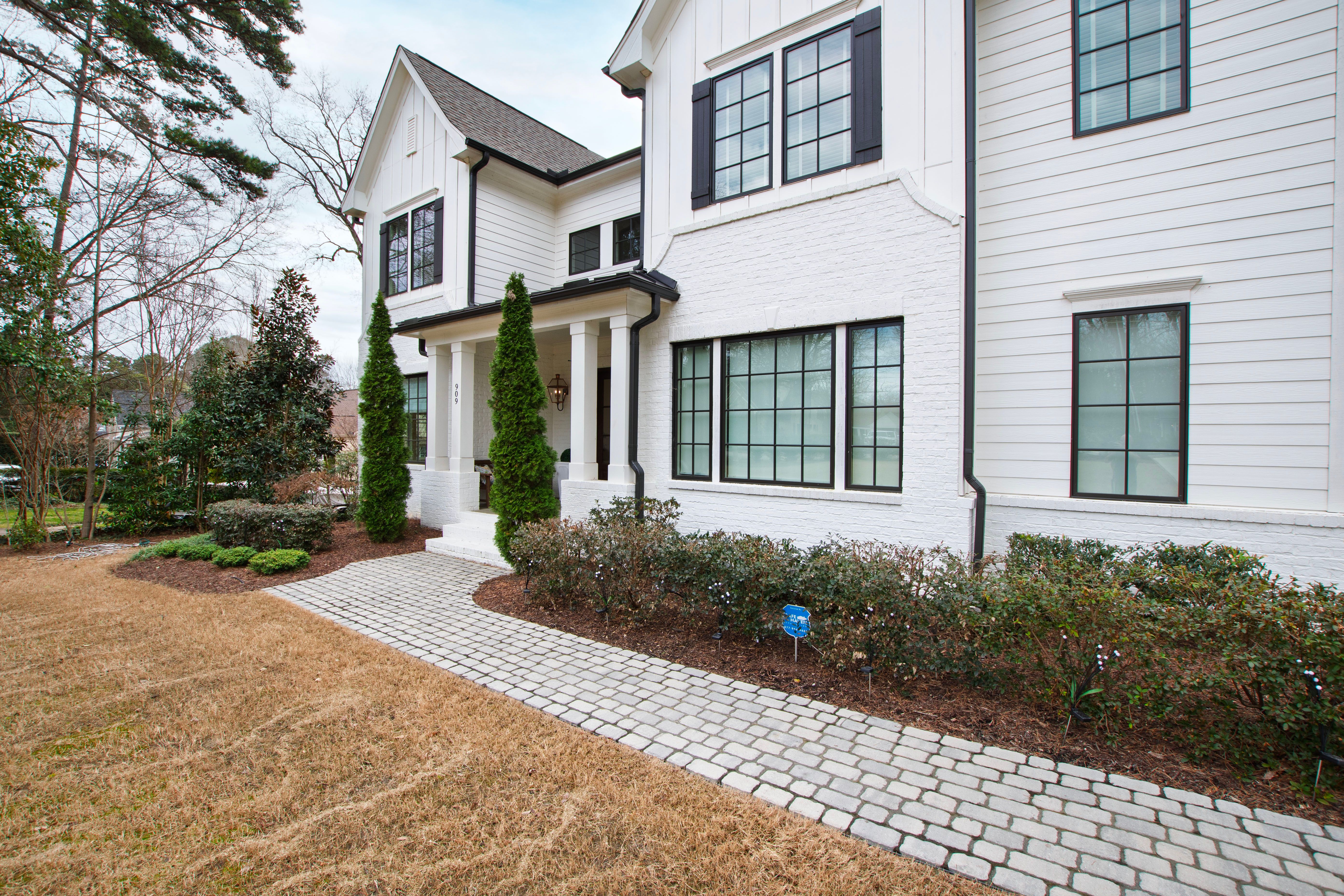 909 Lake Boone Trail 