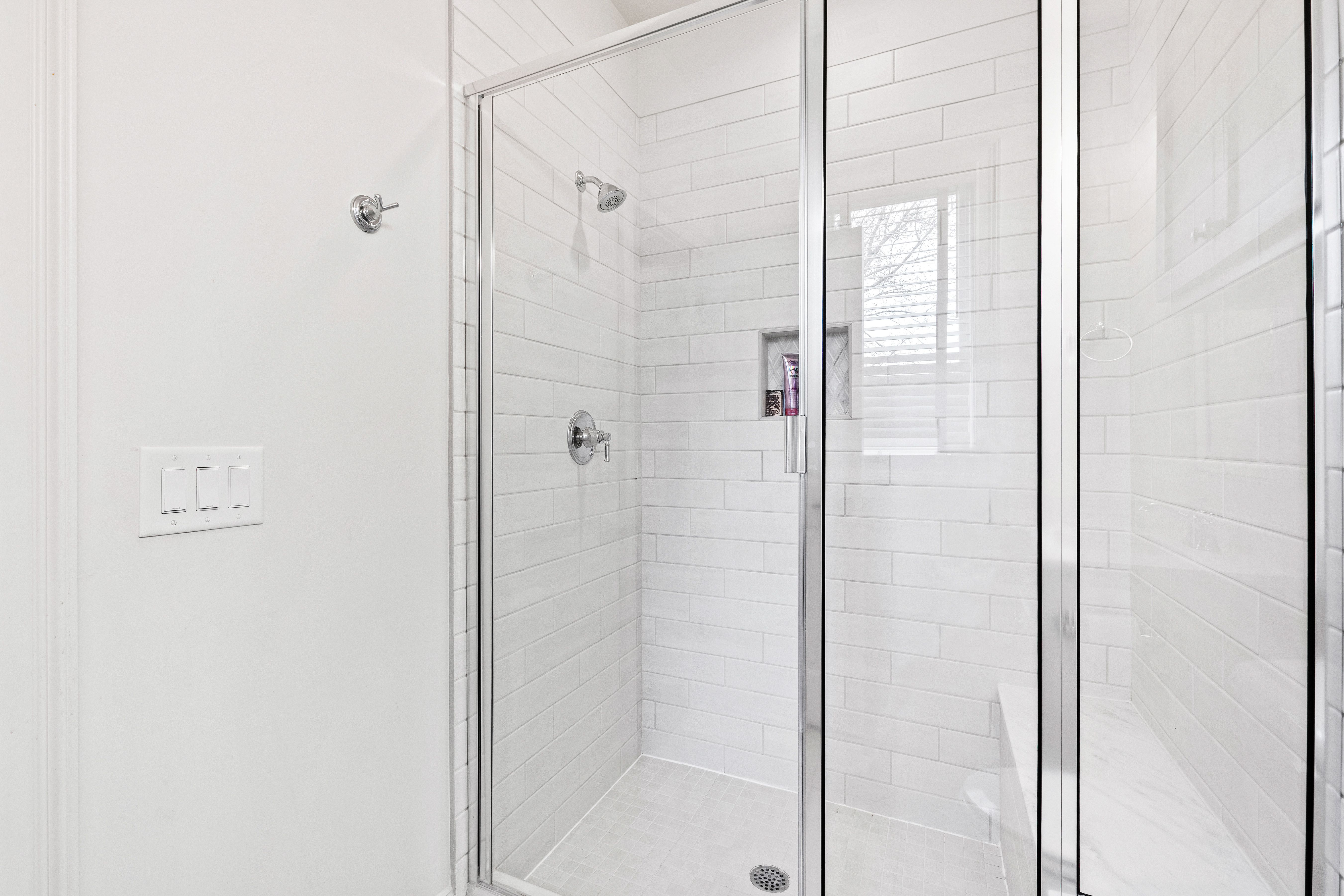 909 Lake Boone Trail 