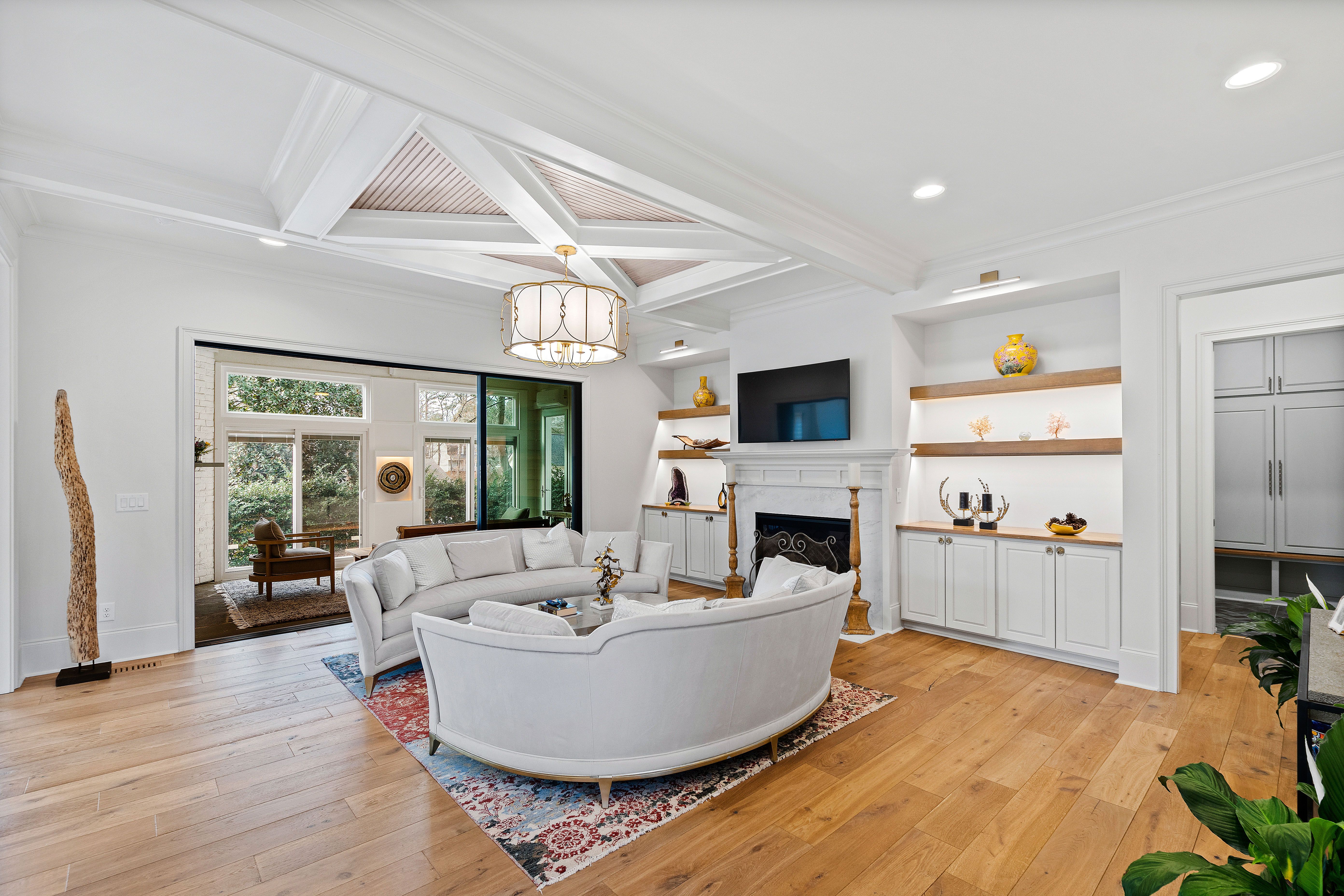 909 Lake Boone Trail 