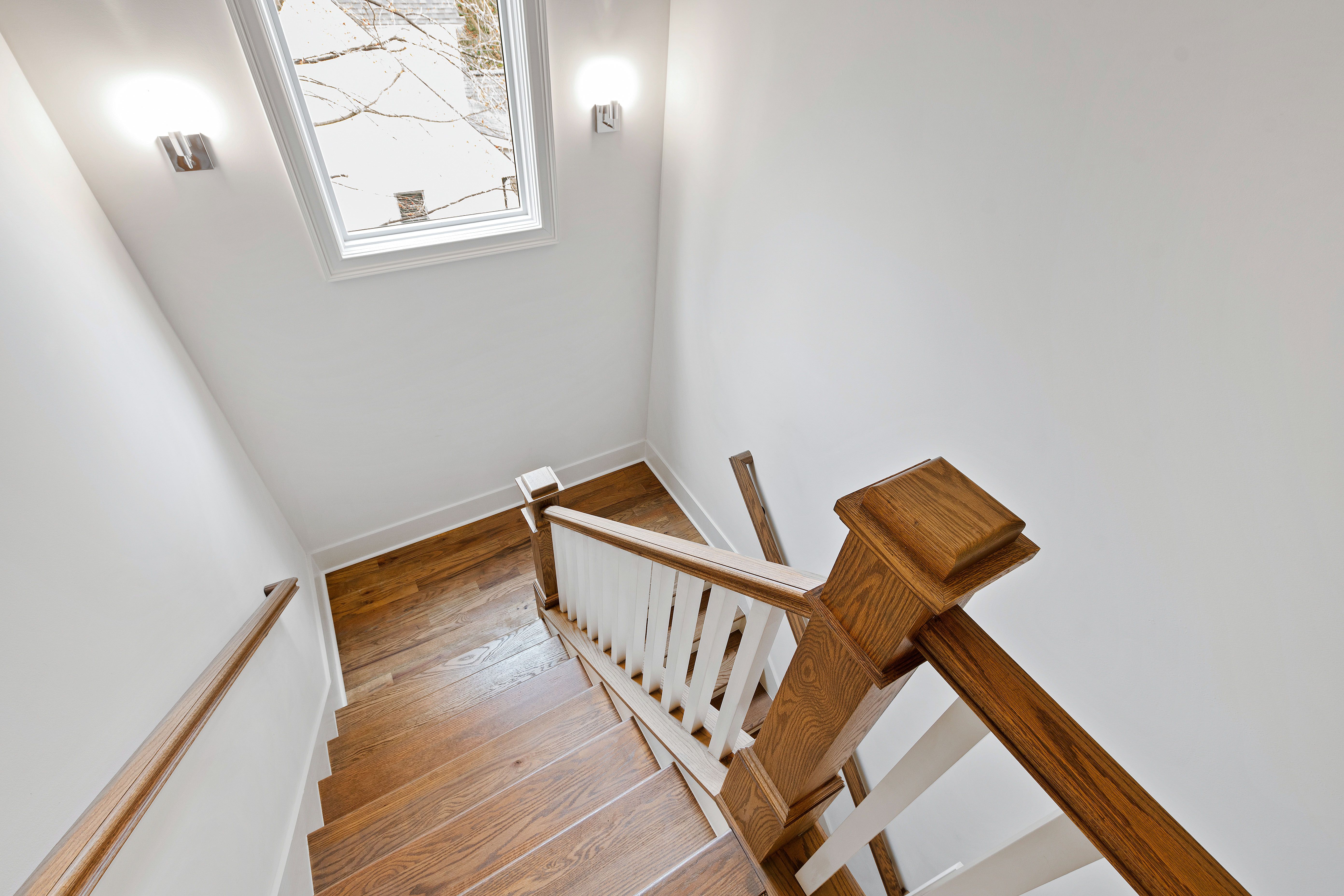 909 Lake Boone Trail 
