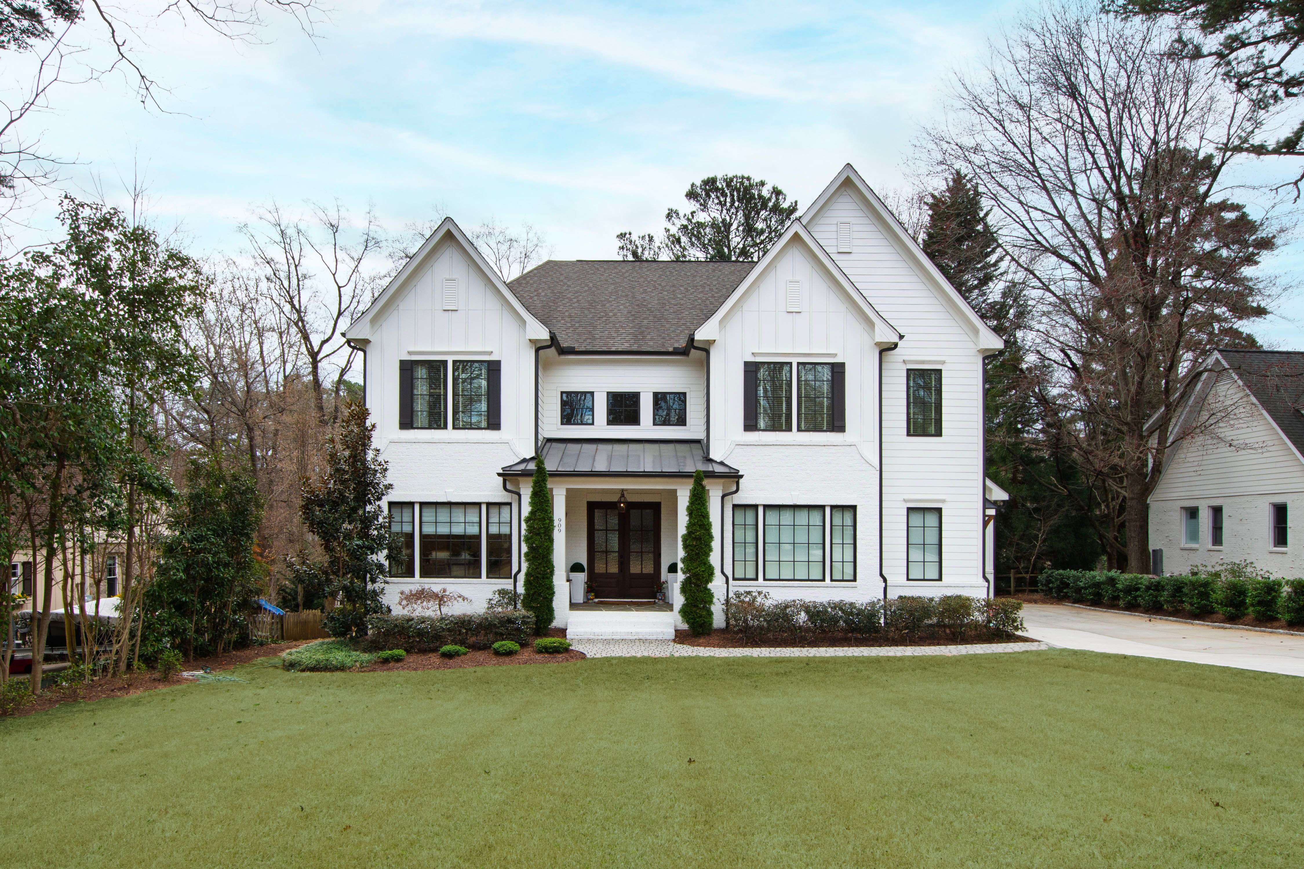 909 Lake Boone Trail 